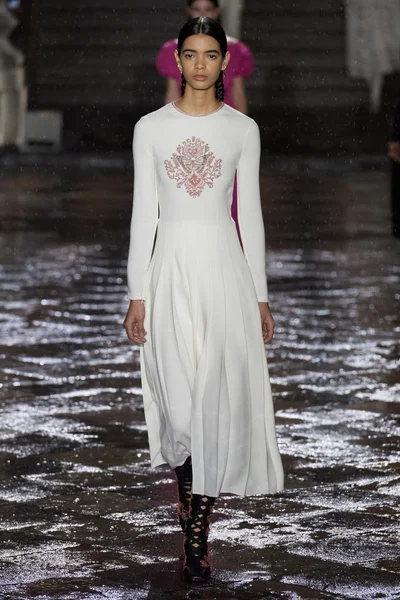 Look 17